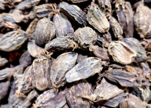 Watheen Indian Black Cardamom, Dried Flavouring Spice and Good for Cooking. Black Cardamom – 50g – ₹220